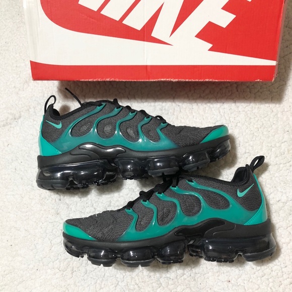 vapormax plus emerald